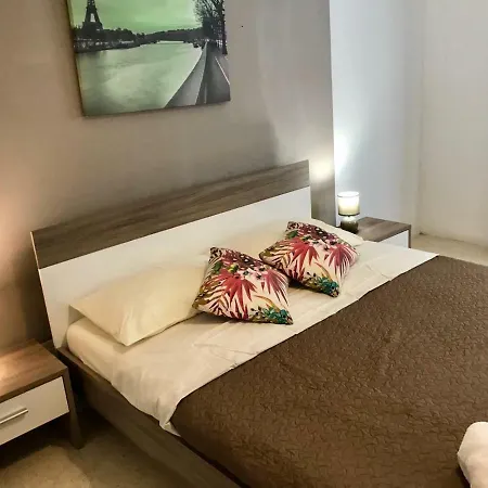 Elena Paceville Apartamento *