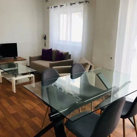 Elena Paceville * San Ġiljan